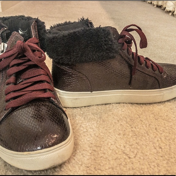 Drash Sneakers - Picture 2 of 2